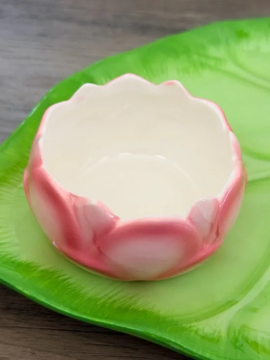 Tiana’s Place Leaf-Shaped Ceramic Tray with Pink Bowl Disney Princess and Frog - Picture 2 of 9